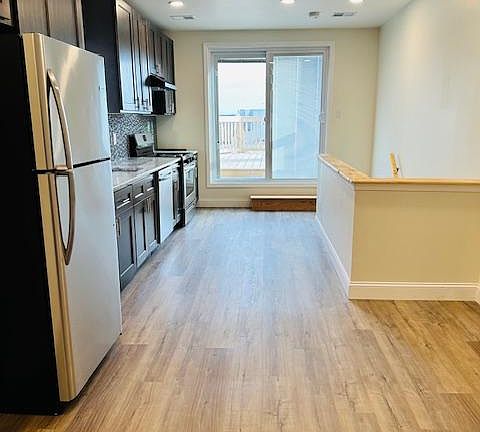 2nd image of 1504 Moore St Floor 3