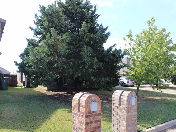 2nd image of 206 Country Meadow Ct