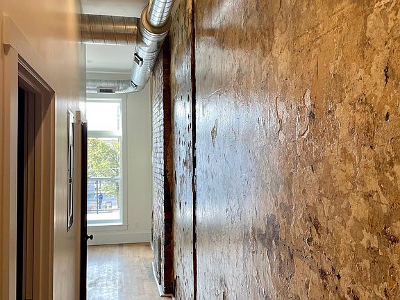 4th image of 1709 Race St #2R