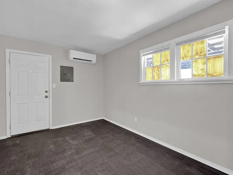 2103 N Marrs St — Photo 7