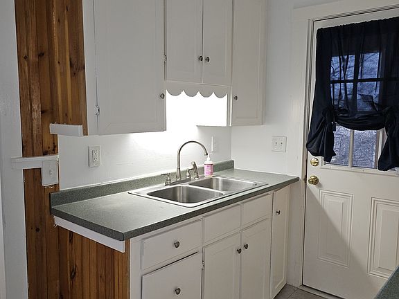 2nd image of 12 Maple St #B
