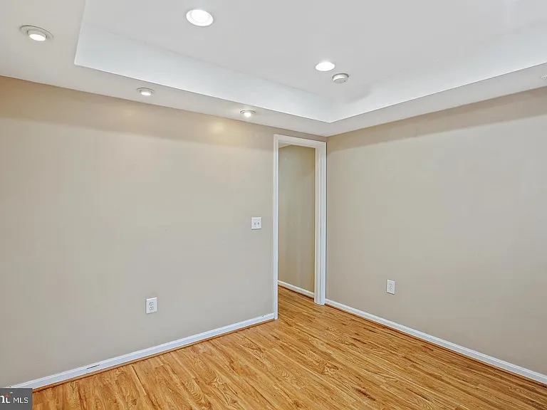 1723 Clarkson St — Photo 19
