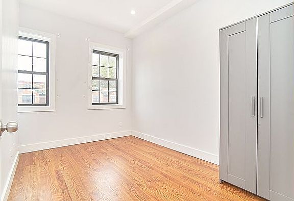 4th image of 241 Marion St #3L