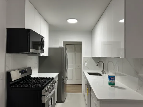 43-02 Orient Ave #1, Little Neck, NY 11363