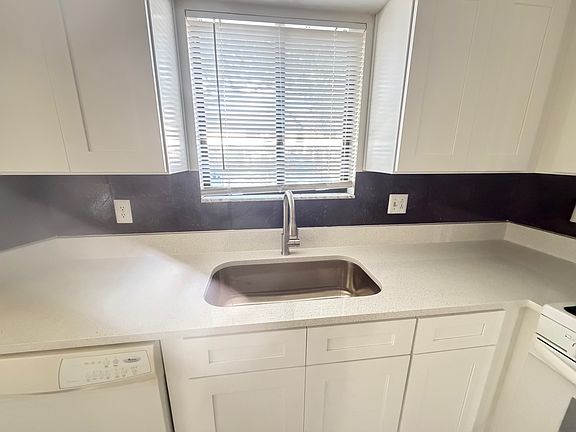 4th image of 1803 Foxhall Cir #1803