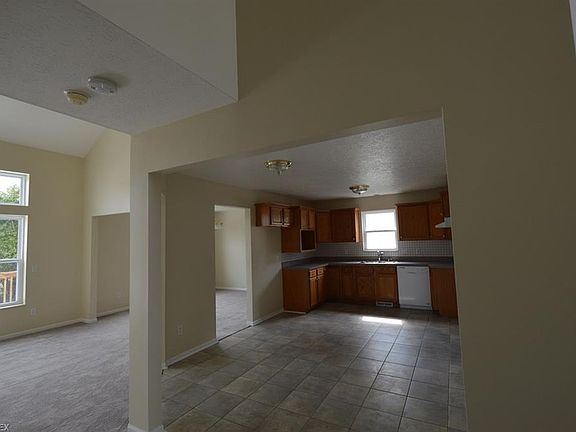4th image of 774 Northbridge Ct