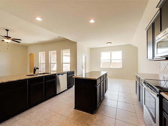 4th image of 715 Roaring Springs Dr