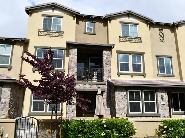 460 Prosperity Dr, San Marcos, CA 92069