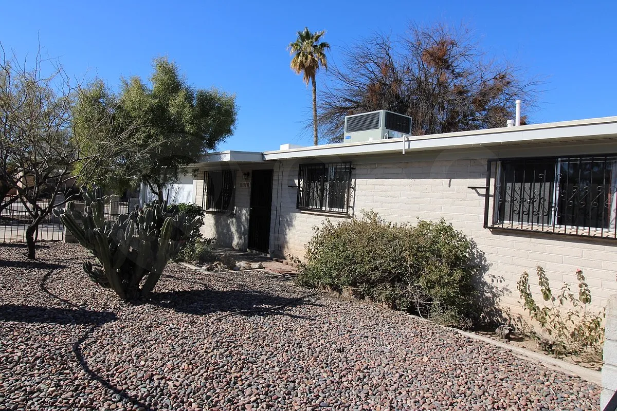 3 bed, 2.0 bath, 1753 sqft, $1,895 — Photo 3