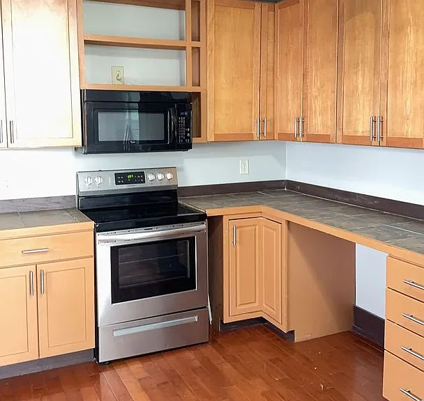 223 S College Ave — Photo 4