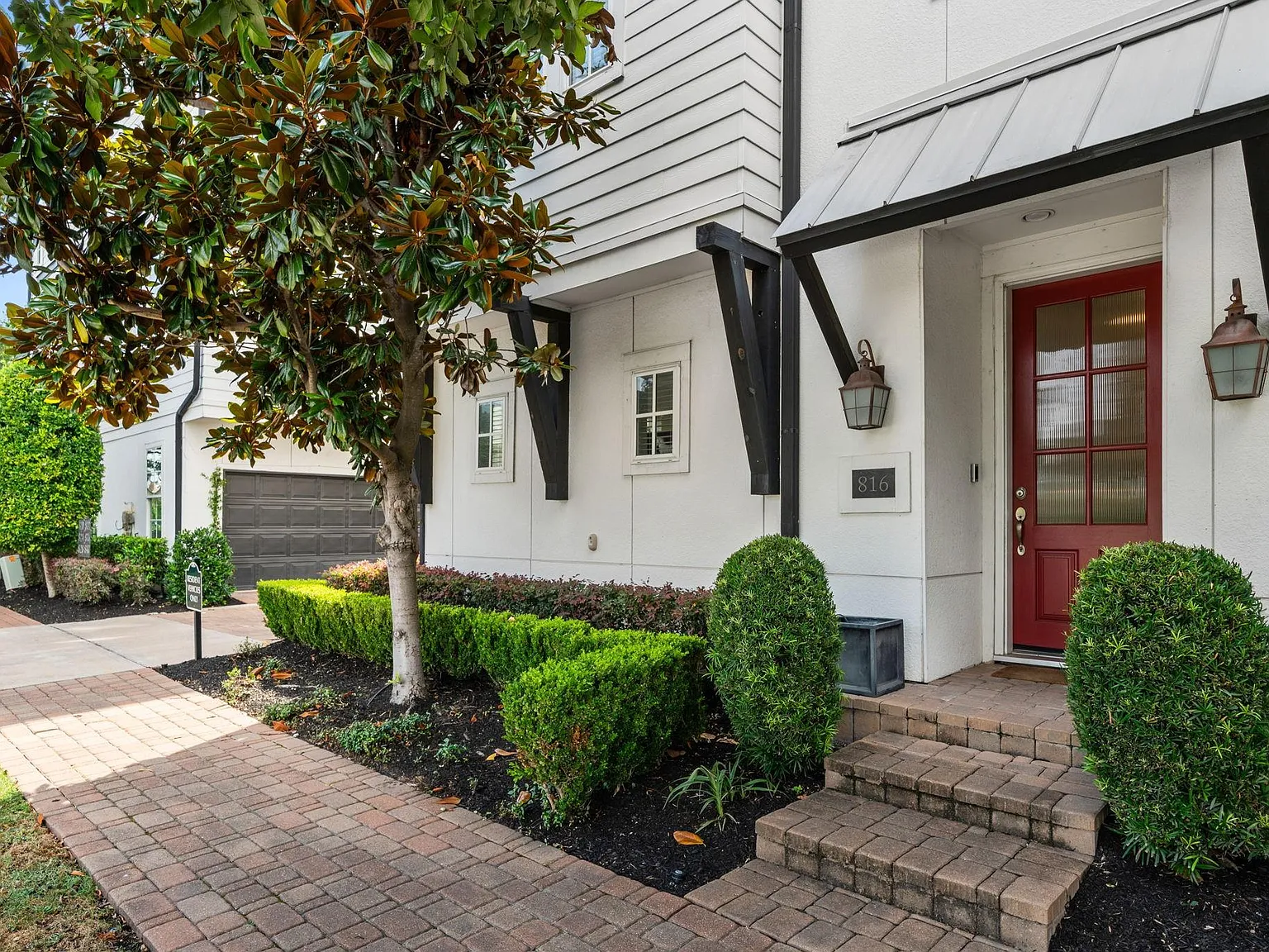 3 bed, 3.5 bath, 2105 sqft, $3,250 — Photo 2