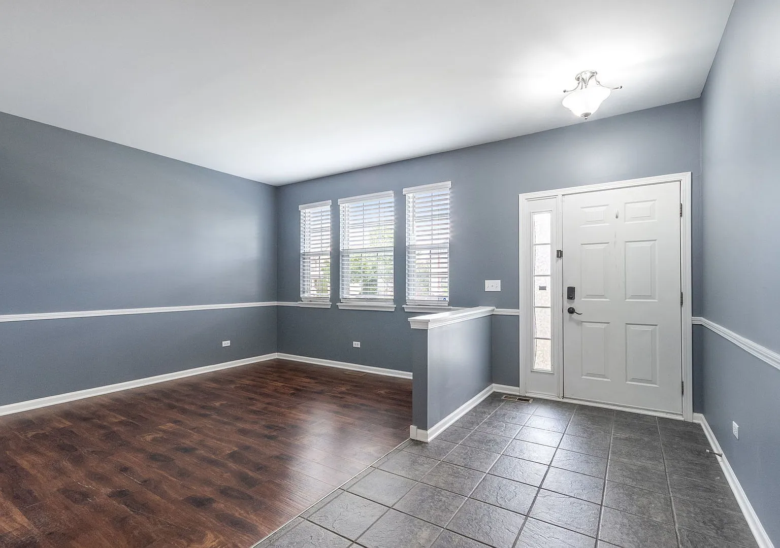 4 bed, 2.5 bath, 3080 sqft, $3,400 — Photo 2