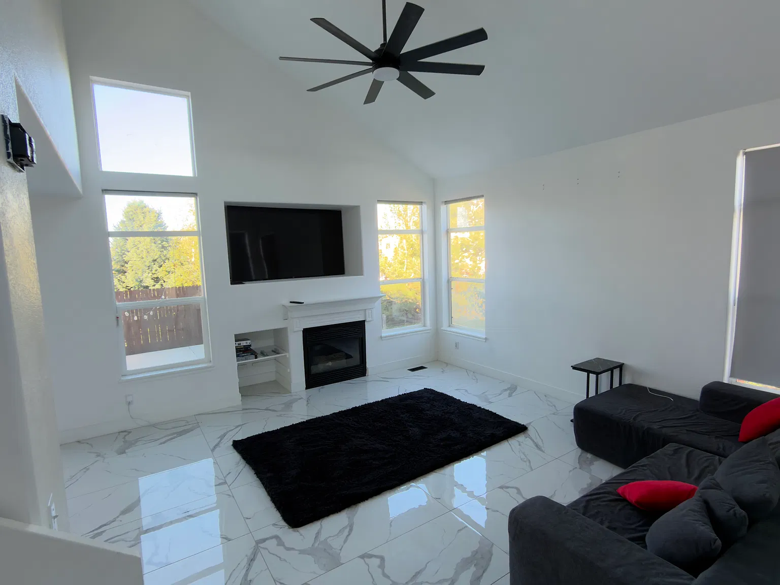 3 bed, 3.5 bath, 2200 sqft, $3,300 — Photo 1