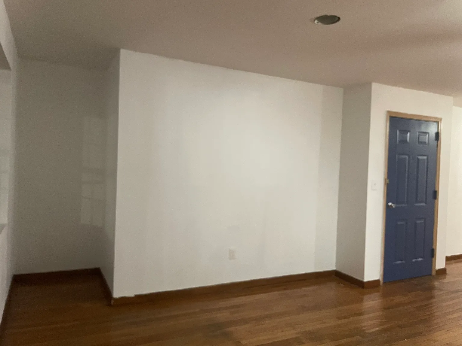 3 bed, 2059 sqft, $4,100 — Photo 4