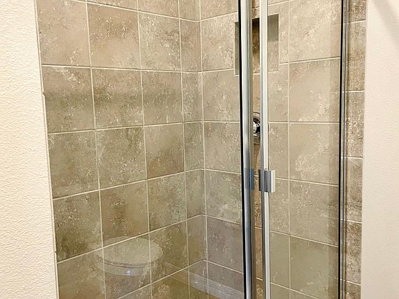 5th image of 7812 Stonebrook Cir