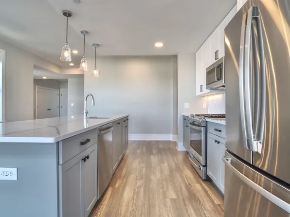 32 Oakland Avenue image 2 of 32