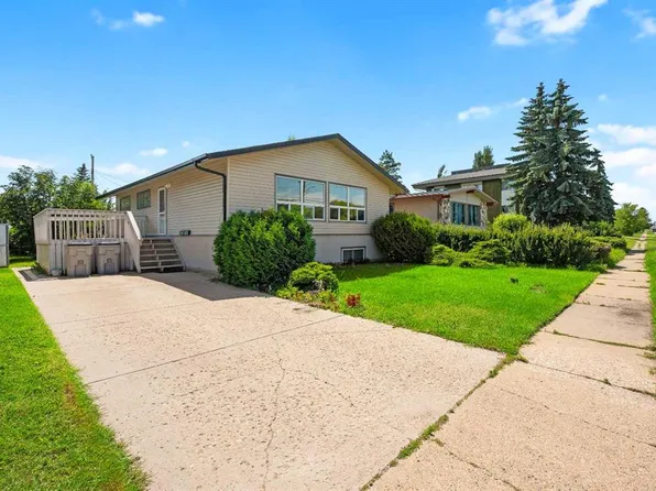 5607 43rd St, Lloydminster, AB T9V 0A5