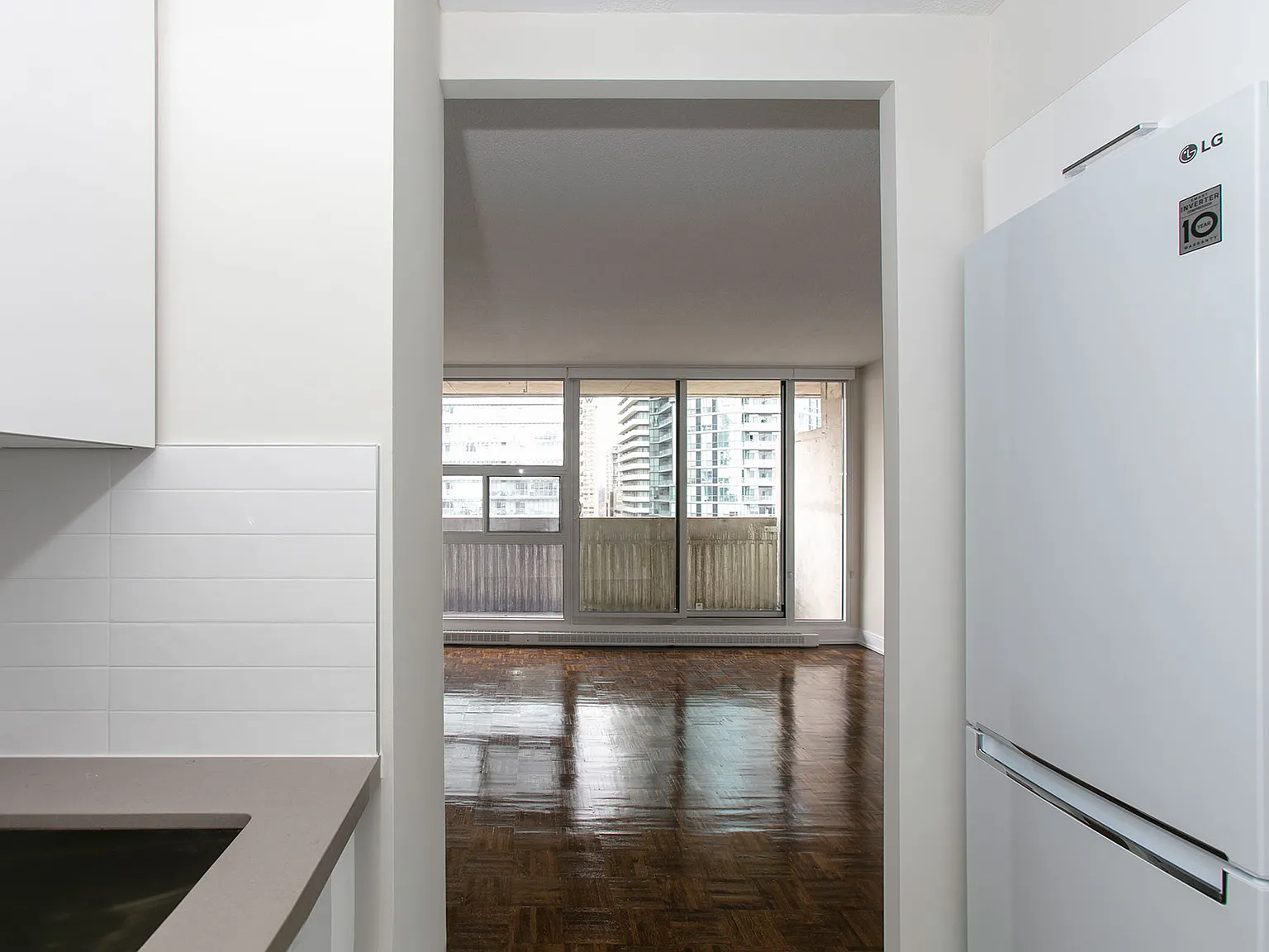 33 Isabella Street — Photo 3