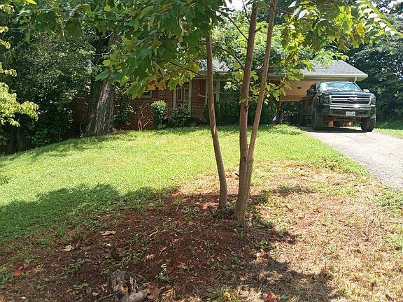 3rd image of 1036 Moseley Dr