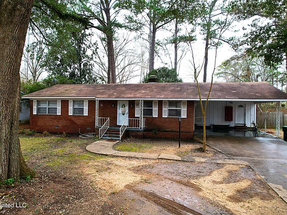 2nd image of 902 S Jackson St