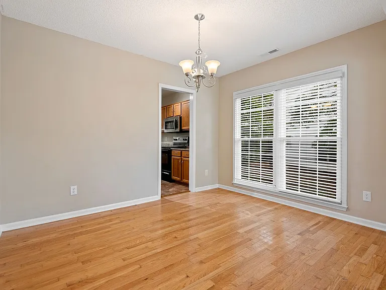 121 Haddonfield Ln — Photo 11