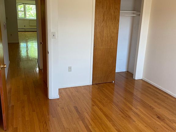 5th image of 609 Hollywood Ave APT 3