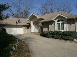 1413 Manley Ct, Saint Joseph, MI 49085