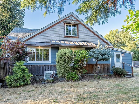 3rd image of 128 Cowlitz Gardens Rd