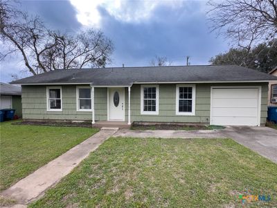 1404 E Bowie St, Beeville, TX, 78102