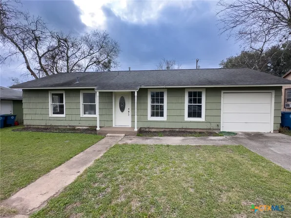 1404 E Bowie St, Beeville, TX 78102