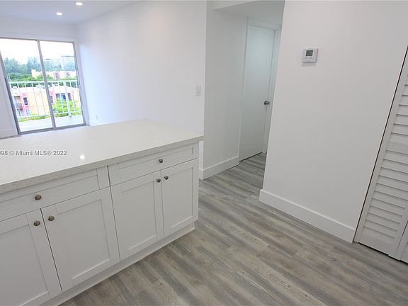 5th image of 801 NW 47th Ave APT 706W