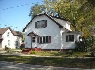 911 Garfield Ave, Beloit, WI 53511