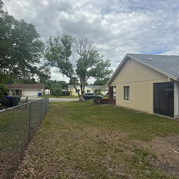 2329 Pine Tree Ct — Photo 7