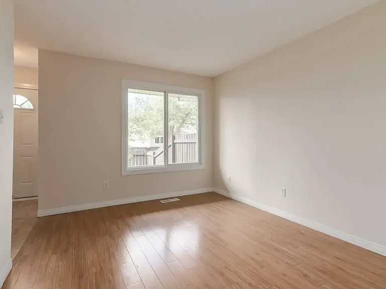1 Hooke Rd NW — Photo 10