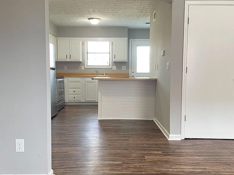1022 Brandy Ln — Photo 3