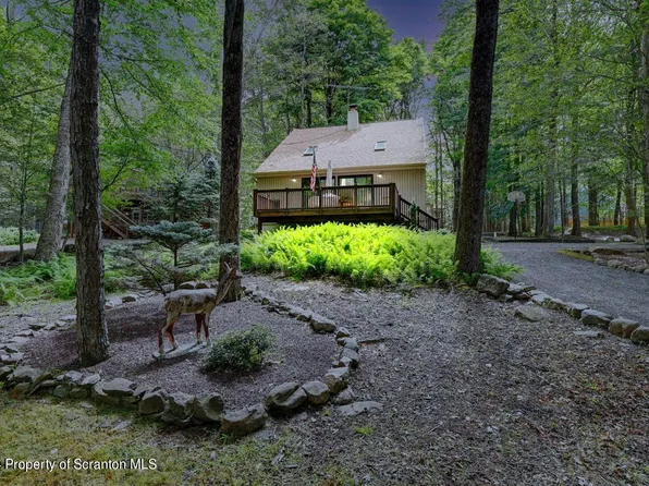 38 E Creek View Dr, Gouldsboro, PA 18424