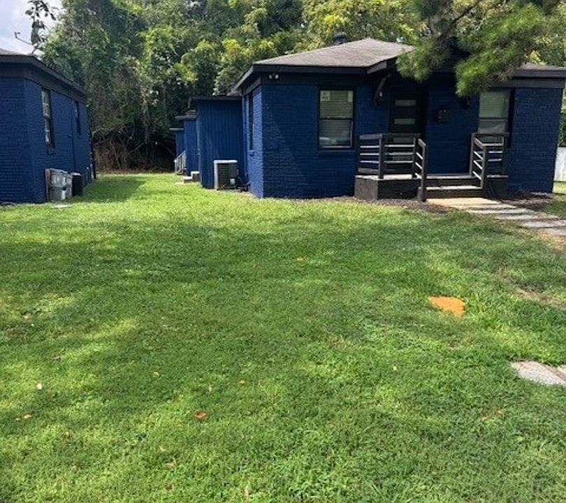 1st image of 2329 Rachel St