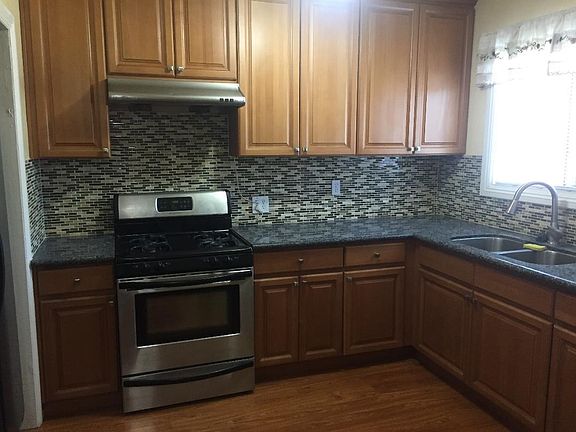 2nd image of 1128 W Mabel Ave