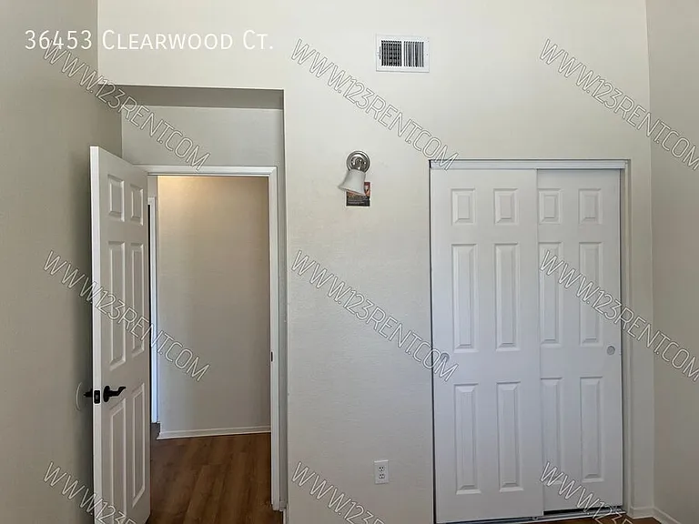 36453 Clearwood Ct — Photo 14