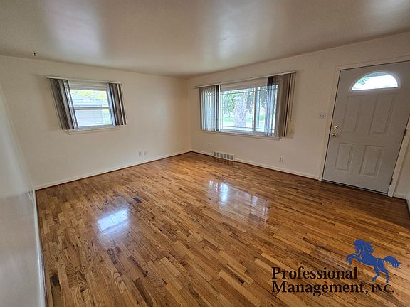 2nd image of 2025 Burlington Ave