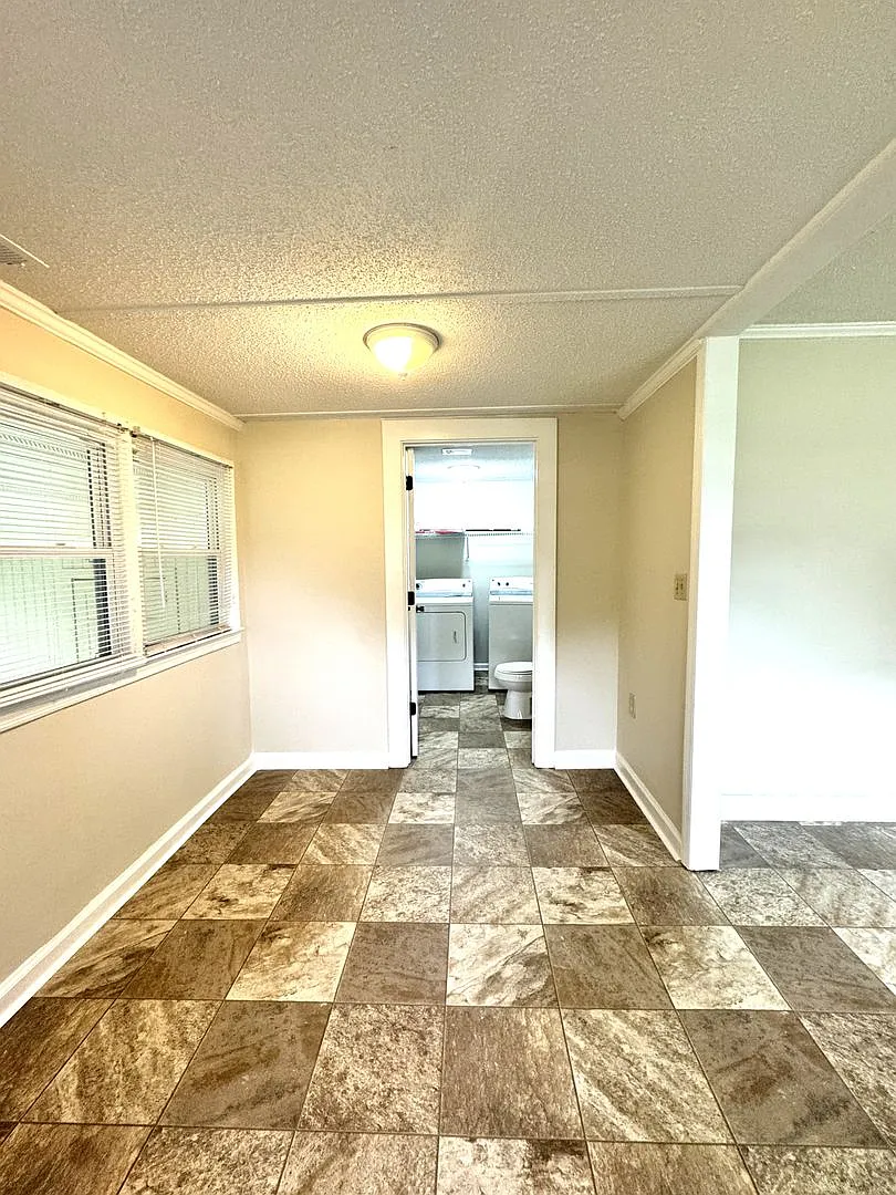 Great Location! Minutes to MCAS! — Photo 4