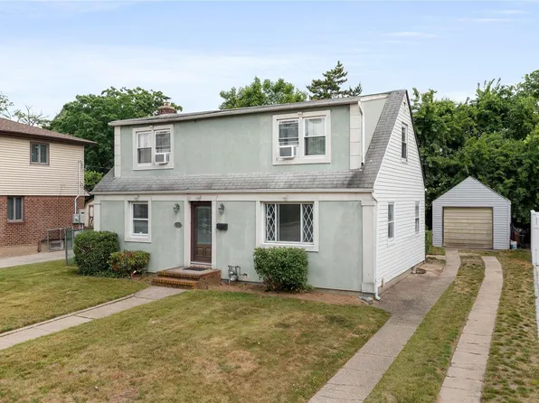 653 Dauntless Parkway, Elmont, NY 11003