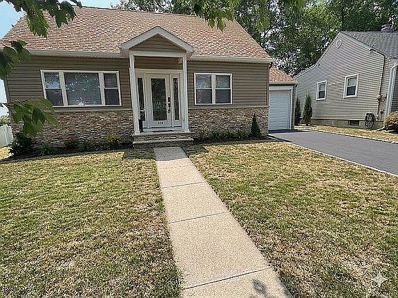 1st image of 124 Orchard Dr
