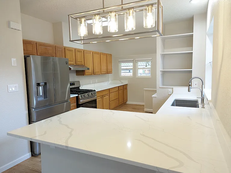 468 S Clarkson St — Photo 9