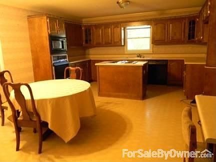 3rd image of 10112 Brandywine Dr SE