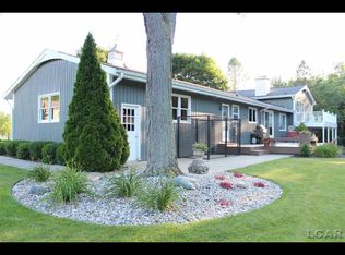 595 Meadowbrook Dr, Adrian, MI