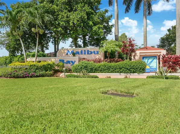 746 NW 208th Way, Hollywood, FL 33029