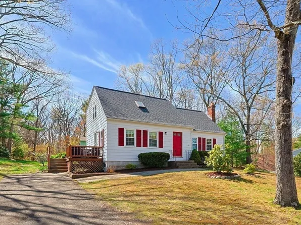 6 Hillside Rd, Plainville, MA 02762