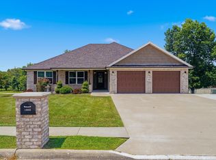 10905 Broadacre Dr, Holts Summit, MO 65043