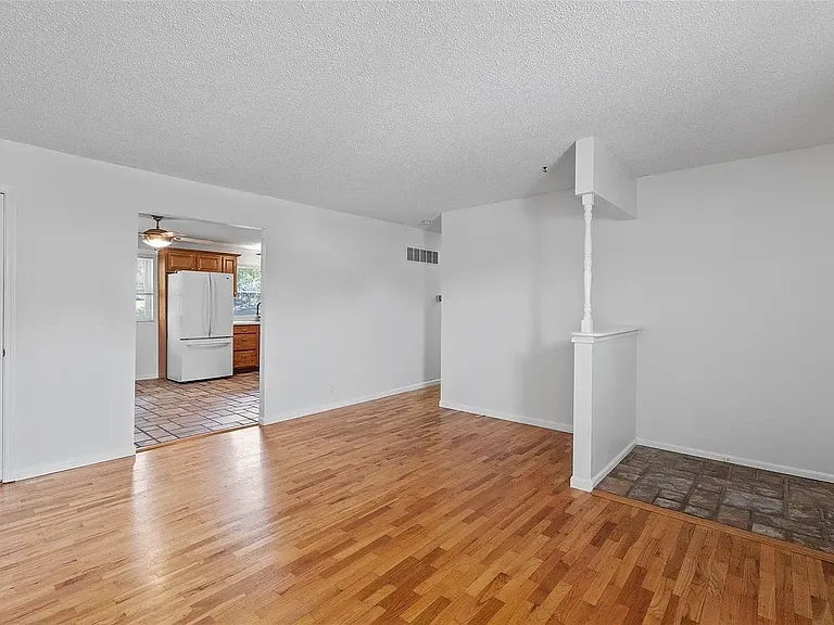 11481 Burgess Ave — Photo 3
